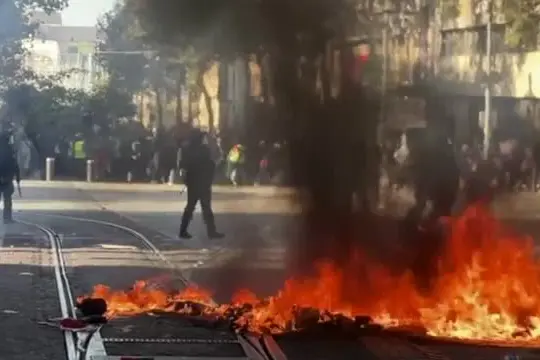 Francia, torna la protesta dei Gilet gialli: scontri a Parigi, Marsiglia e Lione