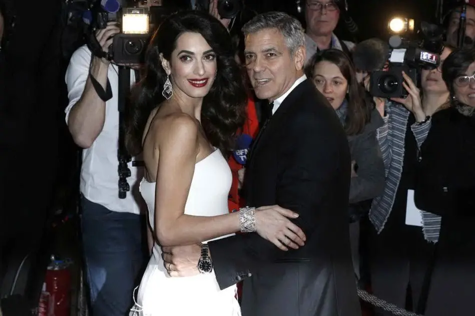 George Clooney e la moglie: red carpet col pancione