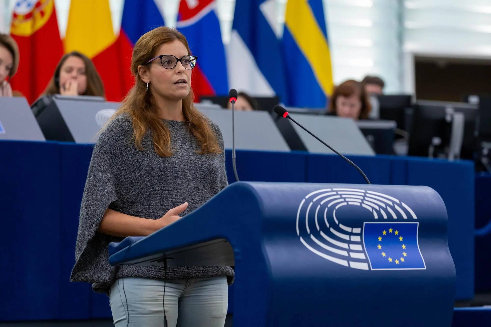 epa11650529 Italian MEP Ilaria Salis speaks after the presentation of the programme activities of the Hungarian Presidency by the Hungarian prime minister during a plenary session at the European Parliament in Strasbourg, France, 09 October 2024. EPA/CHRISTOPHE PETIT TESSON