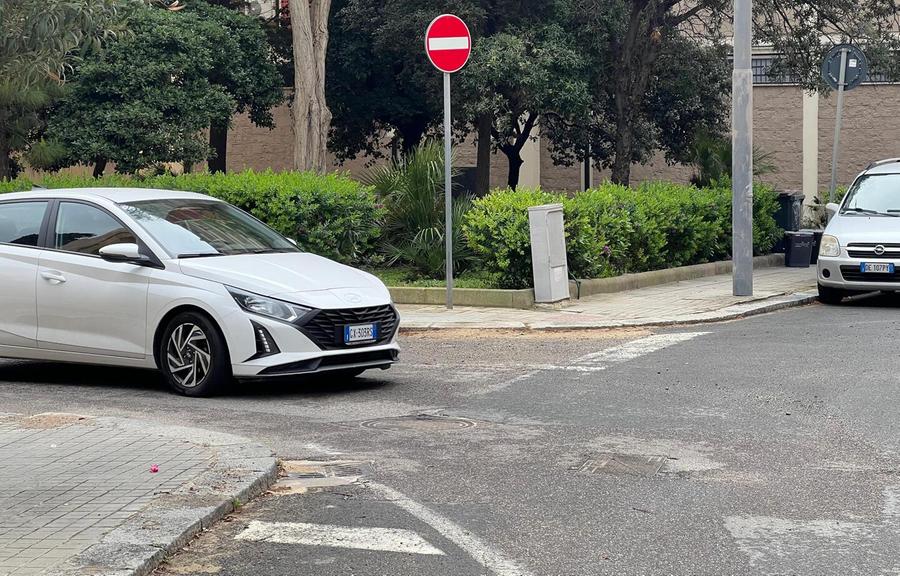 Sos strade: strisce invisibili e cartelli nascosti