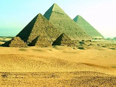 Le piramidi d'Egitto (archivio)