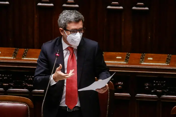Il ministro del Lavoro Andrea Orlando (Ansa)