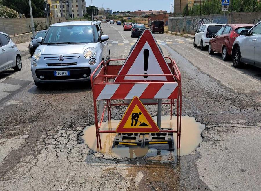 Buca dimenticata di fronte all’Alberghiero