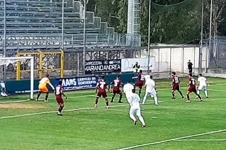 Un'immagine dell'Olbia in attacco (L'Unione Sarda - Giagnoni)