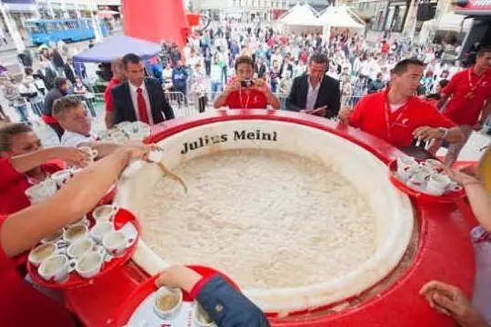 Il cappuccino più grande del mondo - Foto simbolo
