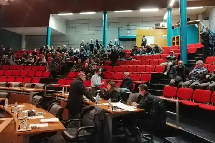 Cittadini in aula (foto Lorenzo Ena)