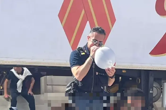 Lampedusa, poliziotto