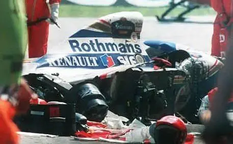 Il pilota brasiliano perde la vita in un incidente durante il Gp di San Marino