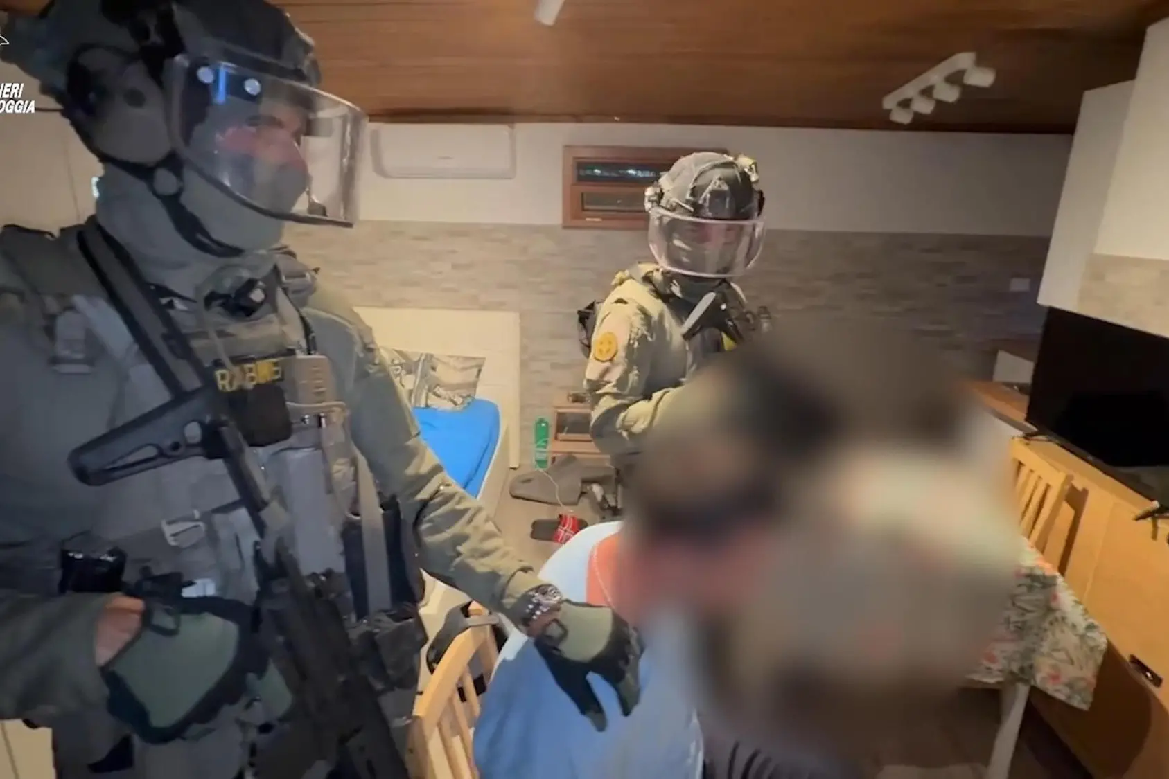 Il blitz dei Carabinieri