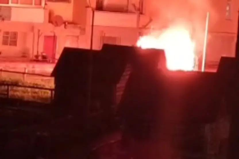 Il rogo a Sassari (foto Floris)