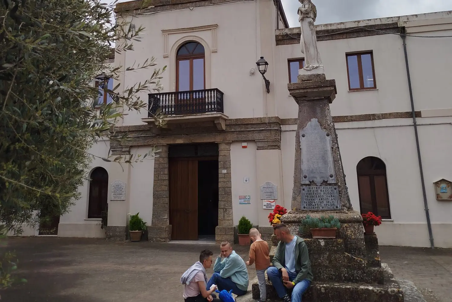 Il palazzo municipale di Mandas (foto Sirigu)