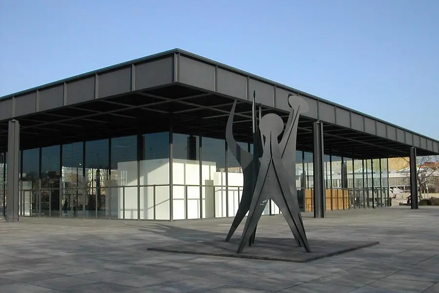La Neue nationalgalerie di Berlino (foto da Wikipedia)