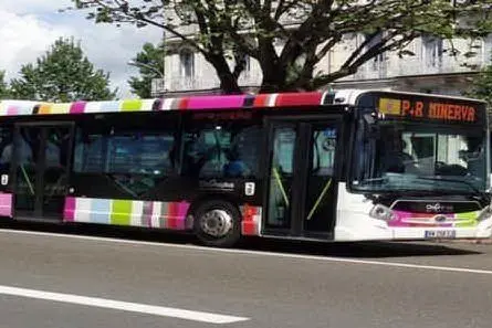 Un bus a Bayonne (foto VisitBayonne)