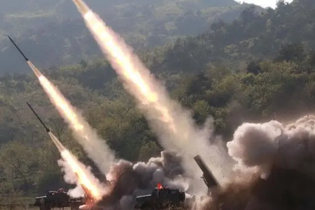 Lancio di missili in Corea (Ansa)