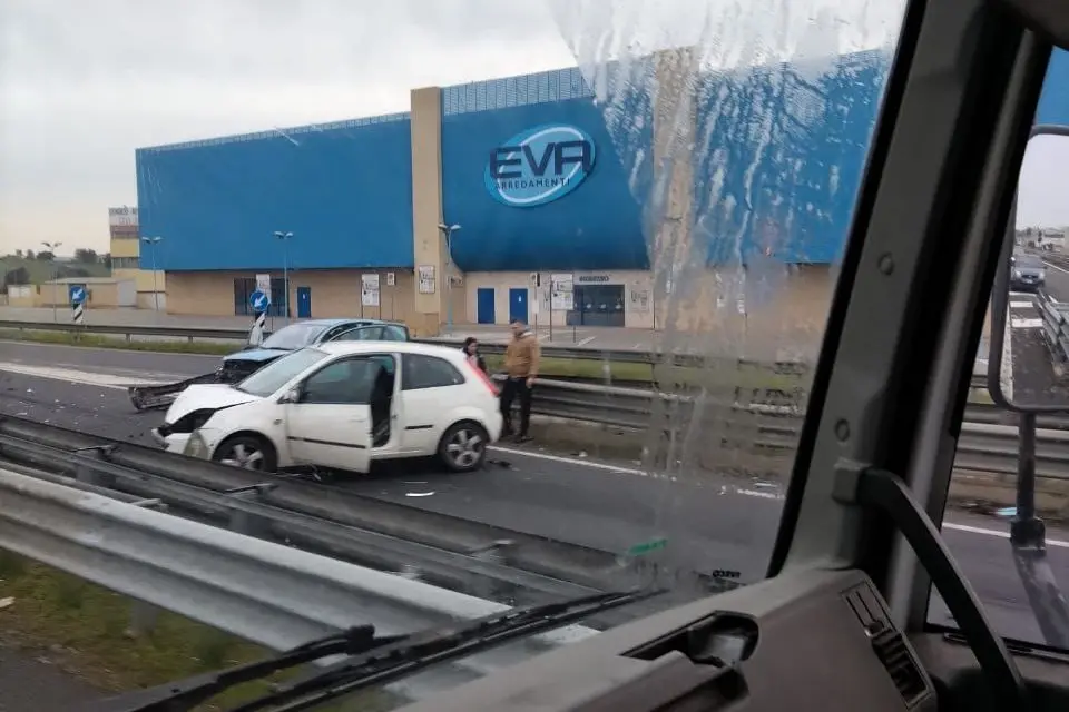 L'incidente (foto L'Unione Sarda)