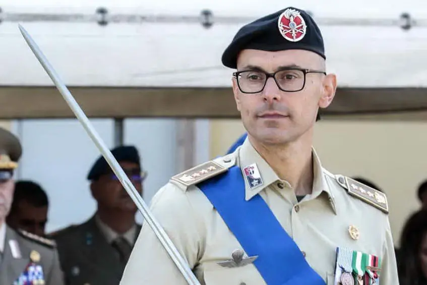 Il nuovo comandante del Quinto Genio il colonnello Pietro Romano (foto Francesco Oggianu)