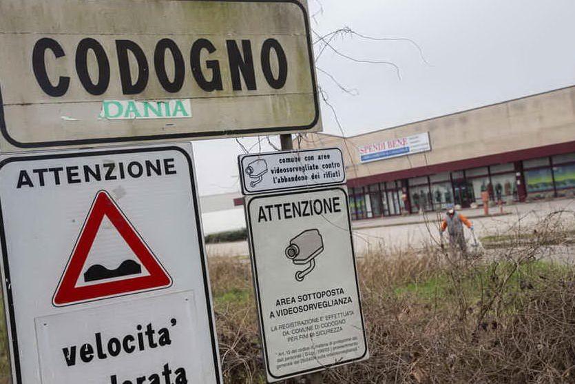 Vaccinazioni, ancora errori in Lombardia: over 80 invitati al nuovo hub di Codogno, ma è chiuso