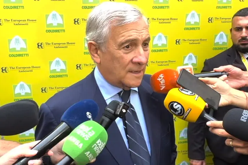 Protesta dei tir, Tajani: trattative in corso, da governo 480 milioni