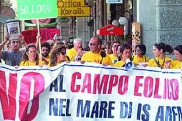 La protesta contro l'eolico