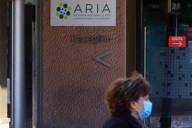 Caos vaccini in Lombardia; si dimette in blocco il Cda di Aria