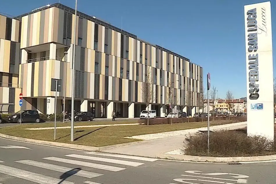 L'ospedale (frame da video Youtube)