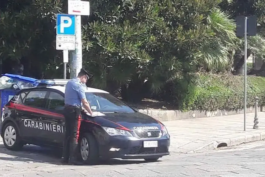 I carabinieri in via Roma, Cagliari