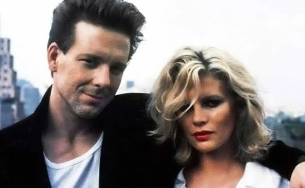 Raggiunge il successo con &quot;9 settimane e 1/2&quot;, con Mickey Rourke