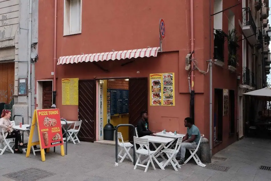 Un ristorante nel quartiere Marina (foto d'archivio)
