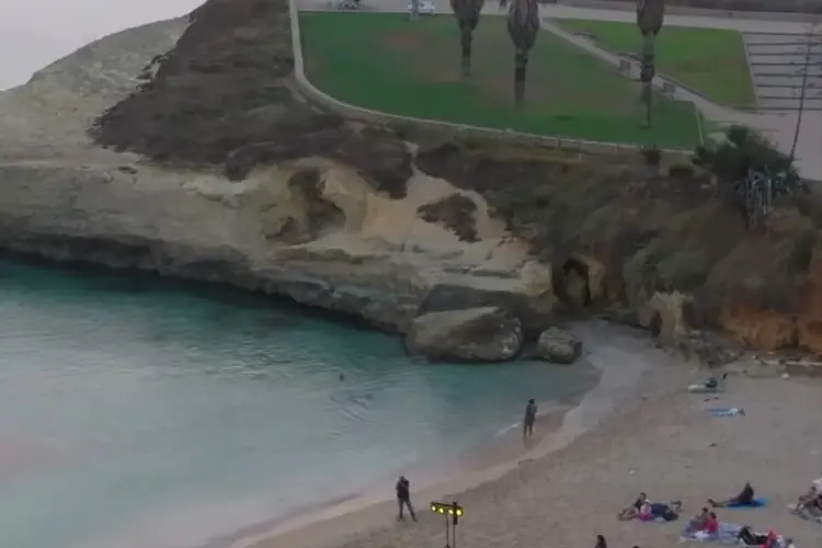 Uno dei concerti nella spiaggia di Balai (foto concessa)