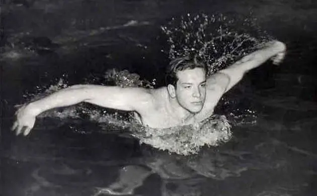 È stato anche campione di nuoto (foto Wikipedia)