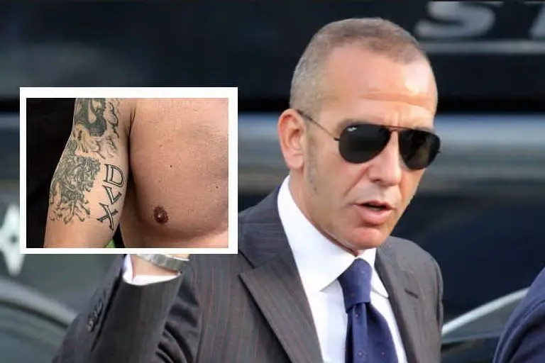 Paolo Di Canio e (nel riquadro) il tatuaggio incriminato