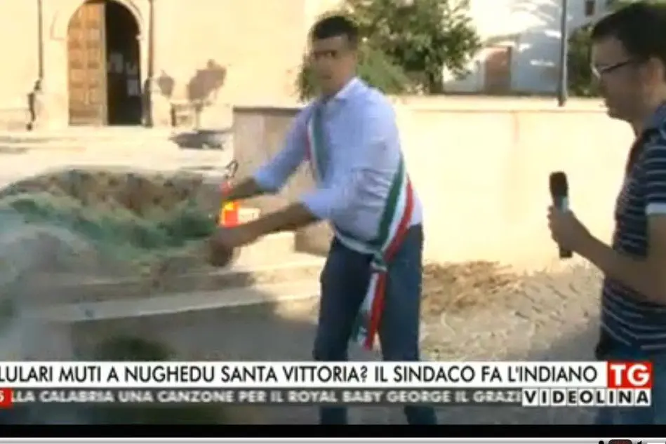Il sindaco intervistato da Marco Lai per il tg di Videolina