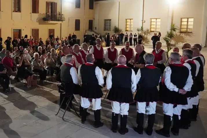 Il coro De Iddanoa a Porto Torres (foto concessa)