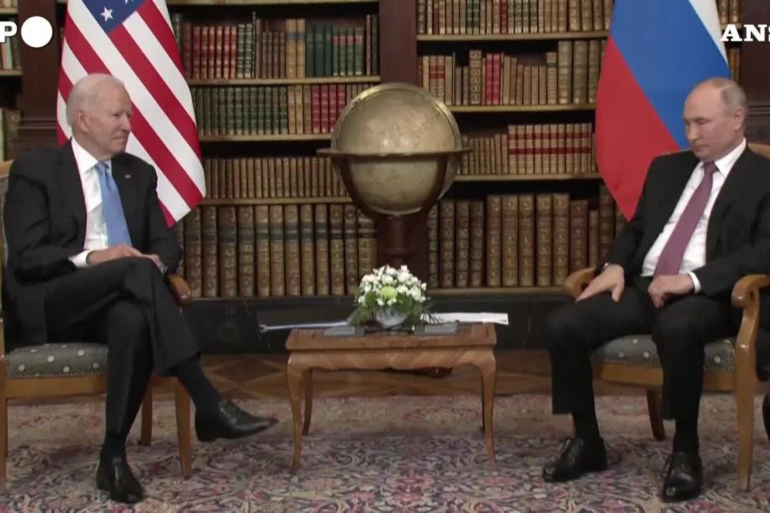 Mosca replica a Biden e testa la sua arma invincibile