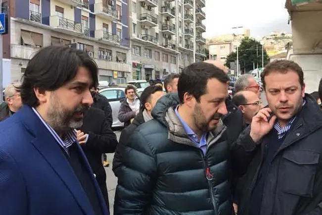 Zoffili con Salvini e Solinas (Ansa)