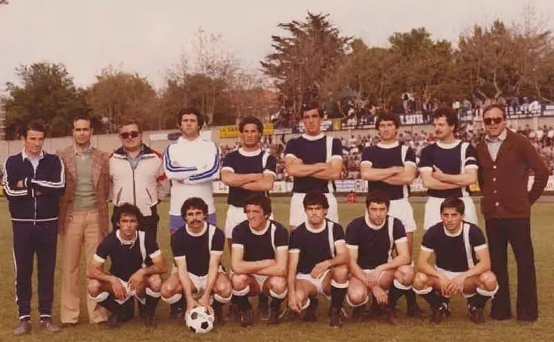 Il Carbonia calcio prima dello spareggio (foto concessa Ex Biancoblù Carbonia)