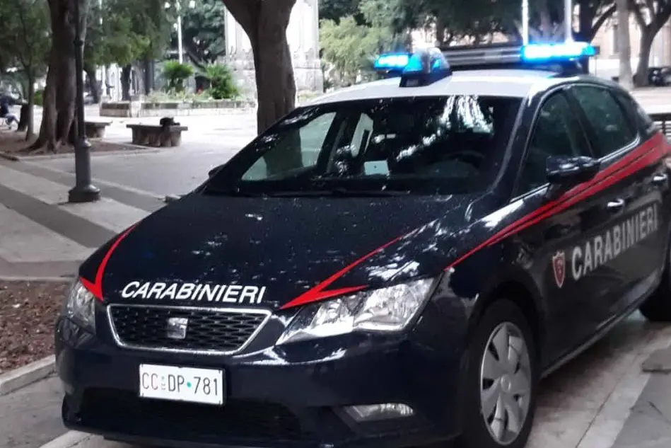 Carabinieri in piazza del Carmine a Cagliari (Archivio L'Unione Sarda)