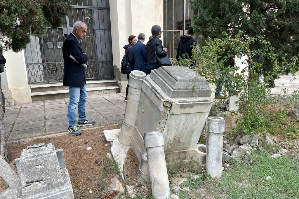 Il sopralluogo al cimitero di Bonaria (Giuseppe Ungari)