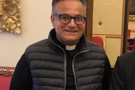 Padre Andrea Melis (foto dai social)