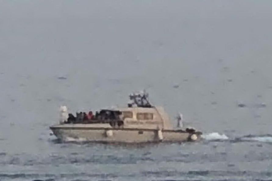 Migranti, secondo sbarco a Lampedusa. Attesa per la destinazione del veliero Alex