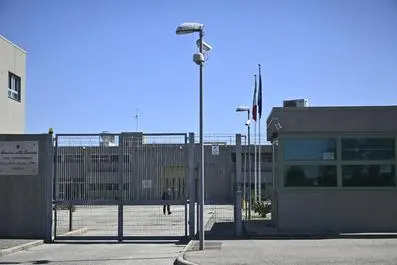 Il carcere di Massama (foto archivio Unione Sarda)