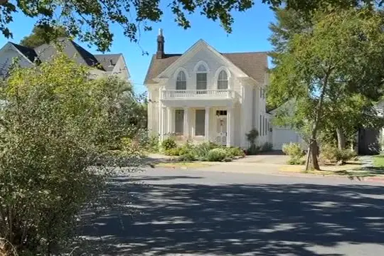 Petaluma, la "città ideale" americana tra cinema e riuso
