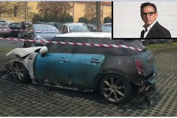 L'auto incendiata e lo chef Bruno Barbieri