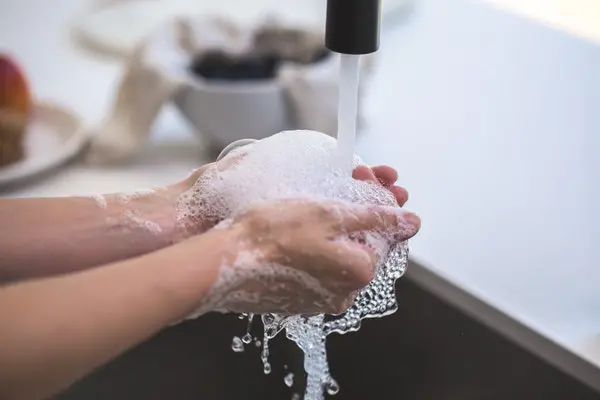Un lavaggio delle mani, immagine simbolo