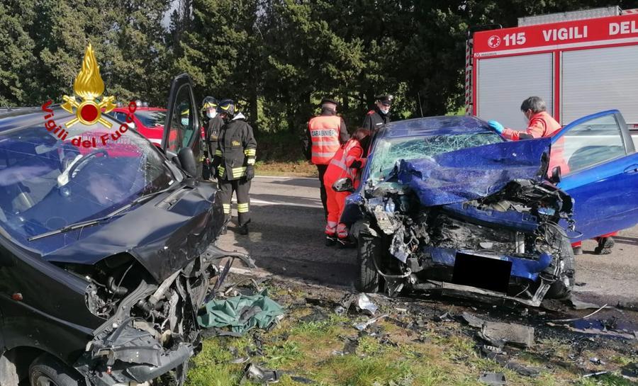 castiadas tragico scontro sulla provinciale due morti l unione sarda it