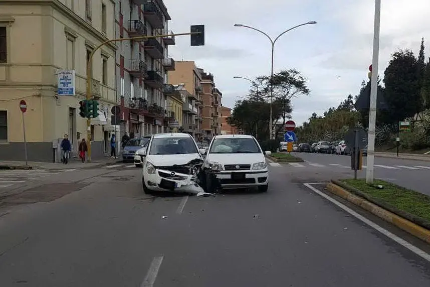 Le due auto dopo l'incidente