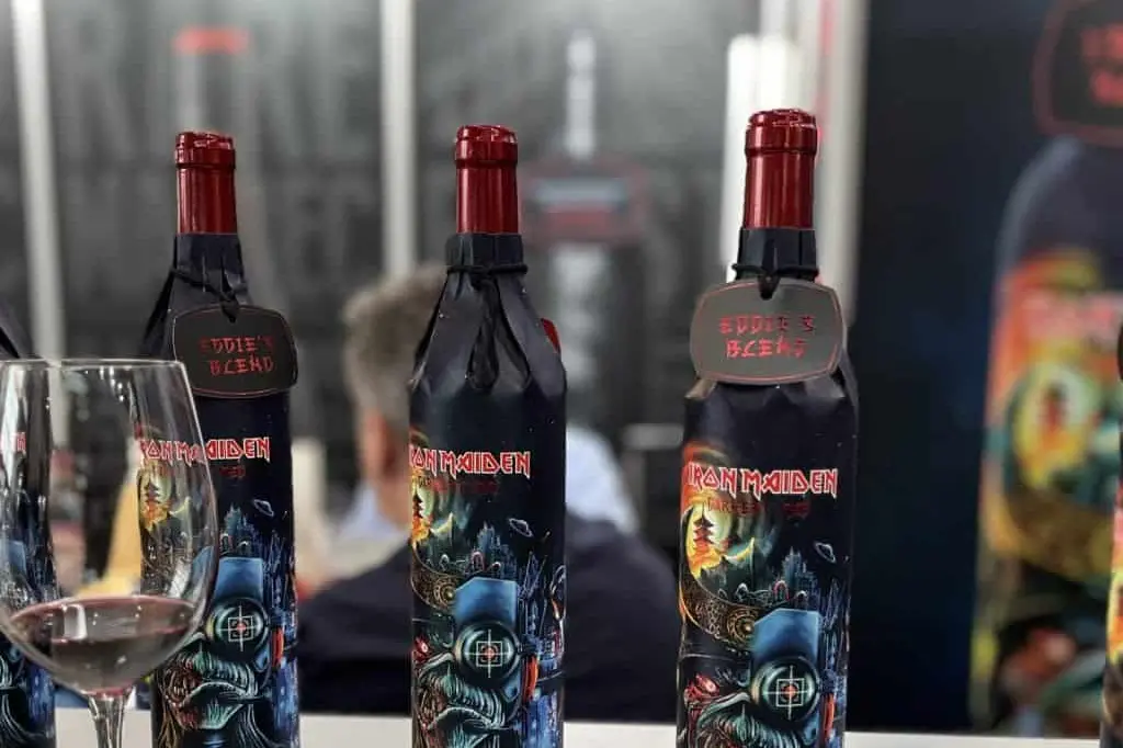 Alcune bottiglie dell'etichetta concepita dagli Iron Maiden