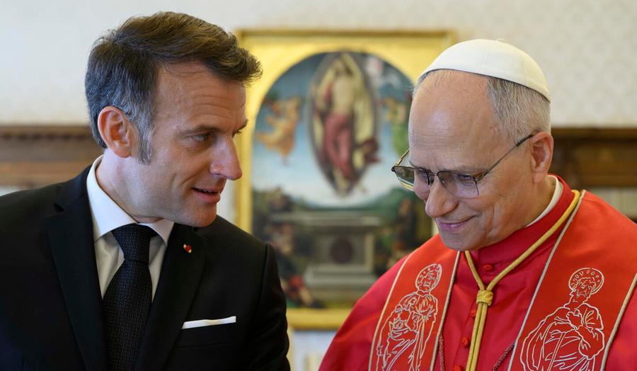 Primo faccia a faccia tra Macron e Papa Leone