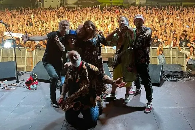 Кристина Д'Авена и группа после концерта (фото из Instagram)
