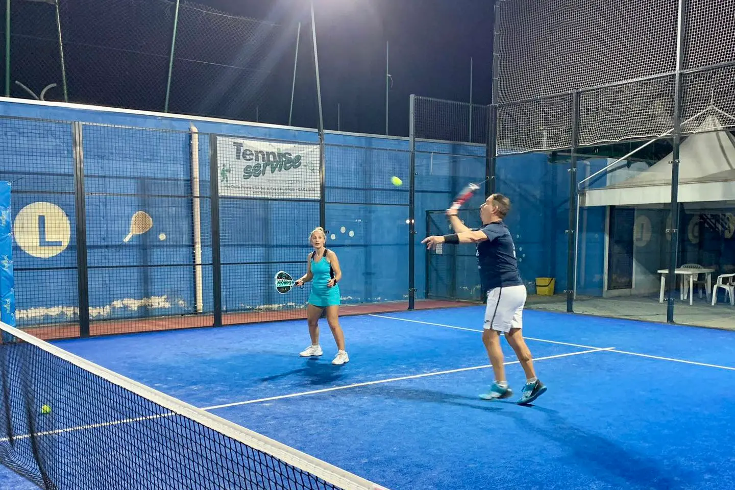 A padel match (archive)